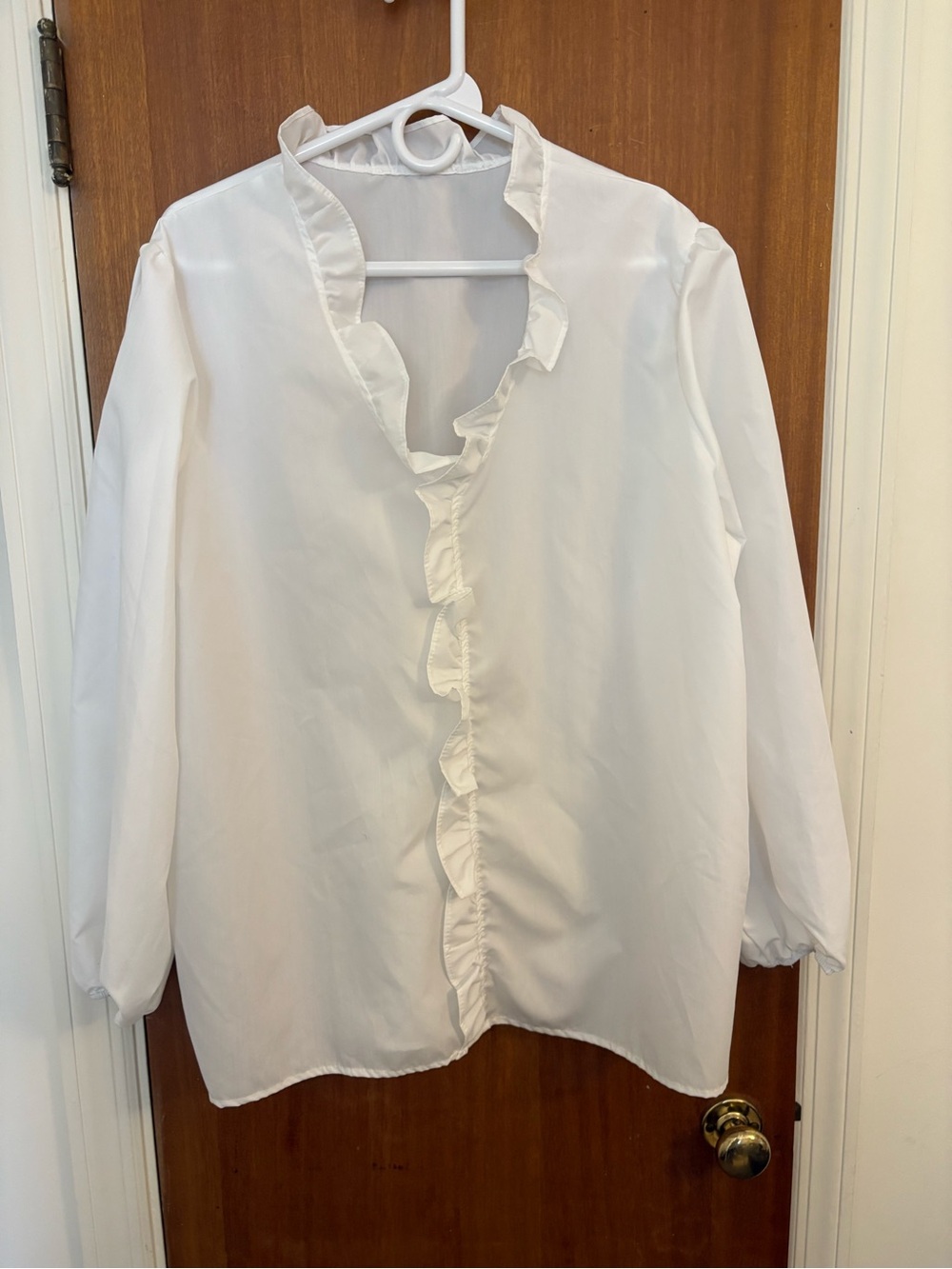 Women’s Plus Size  Classic White Blouse-Ruffled Neckline /Front Sz 3XL - Picture 2 of 10